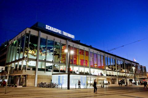 Die Stadt- und Staatstheater der Region – hier das Schauspiel Frankfurt – starten in den nächsten Tagen in ihre neue Spielzeit. Foto: Schauspiel Frankfurt