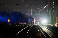 Einsatzkräfte am Guntersblumer Bahnhof. 