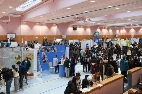 Ausbildungsbörse in der Kreissporthalle Groß-Gerau.