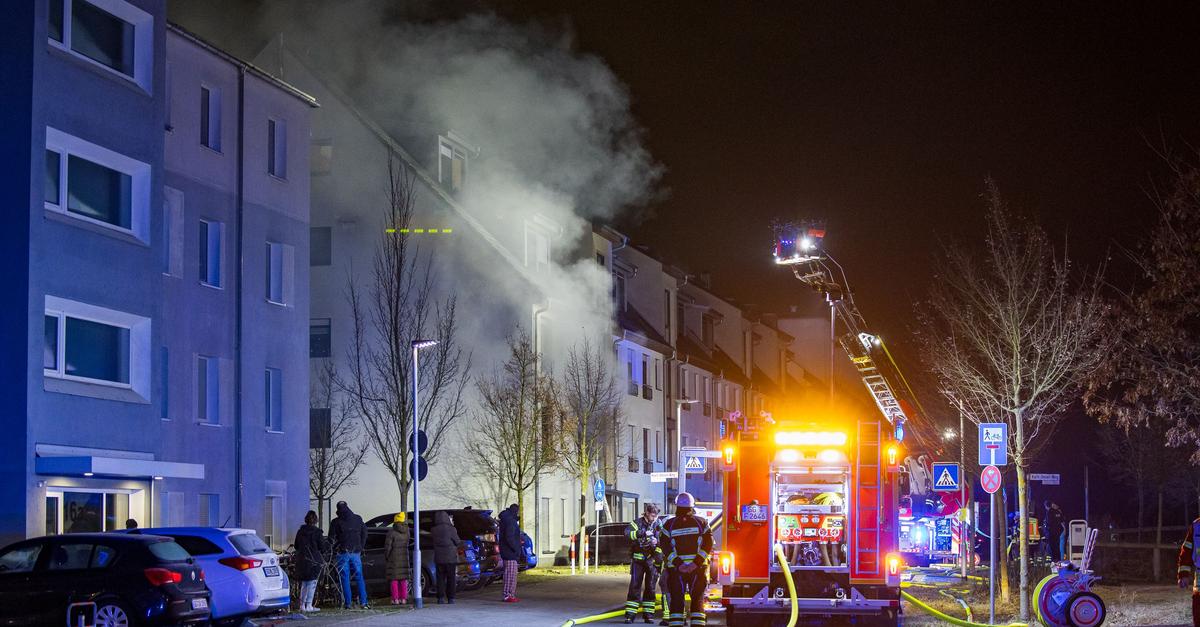 Brand in Mörfelden: Mann springt aus dem Fenster