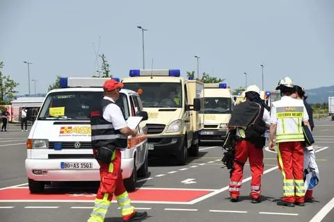 140 Verletzten-Darsteller:innen waren von den 630 Einsatzkräften bei der Großübung des Arbeiter-Samariter-Bundes im Mainzer Stadion medizinisch zu versorgen und zu betreuen.