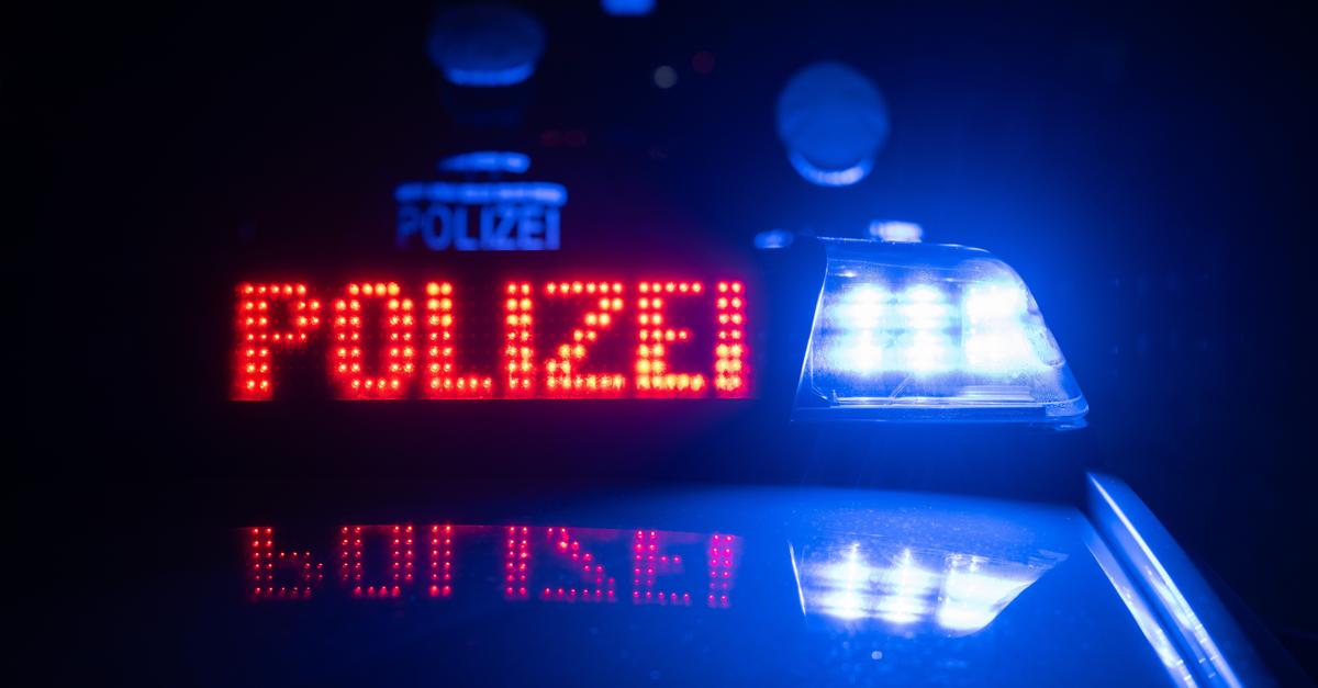 Unfall mit gestohlenen Autos: Polizei prüft illegales Rennen