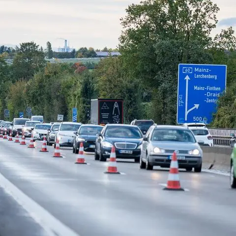 Die Sanierung der Gonsbachtalbrücke sorgt seit Donnerstagmorgen für Verkehrsbehinderungen um Mainz.