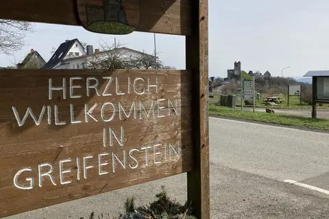 Bürger der Gemeinde Greifenstein dürfen am Sonntag gleich mehrere Kreuzchen machen: bei der Europa-, Landrats- und Bürgermeisterwahl.