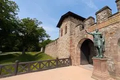 Das vor 125 Jahren rekonstruierte Römerkastell Saalburg lädt am Wochenende die Besucher ein, das internationale Römertreffen mitzuerleben. 