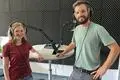 AZ-Redakteurin Carina Schmidt (links) spricht mit ihrem Kollegen Paul Lassay darüber, wie die Kommunalwahl am 9. Juni in Mainz ausgehen könnte.