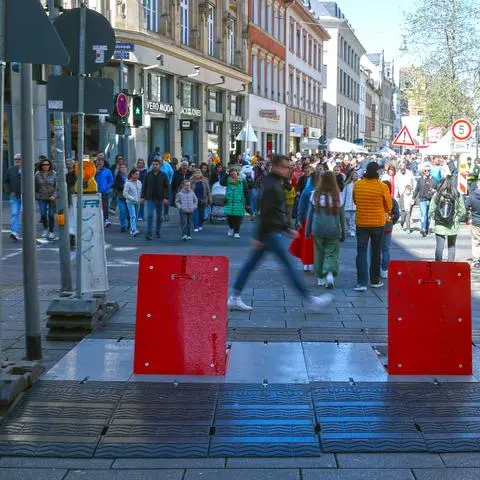Beim Ostermarkt setzte die Stadt wie beim Fastnachtszug auf mobile Poller.