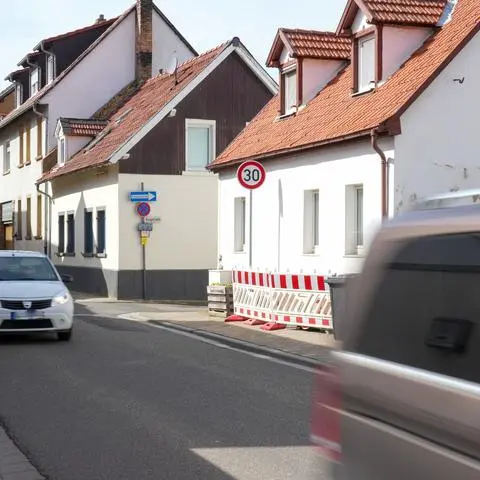 Ab Mittwoch, 4. April, wird die Hauptstraße in Alzey-Weinheim im Abschnitt zwischen der Georg-Neidlinger-Straße und der Burgstraße bis voraussichtlich Ende September voll gesperrt
Foto: Boris Korpak / pakalski-press