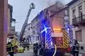 Feuerwehreinsatzkräfte beim Löschen des Brandes in der Bad Kreuznacher Viktoriastraße.