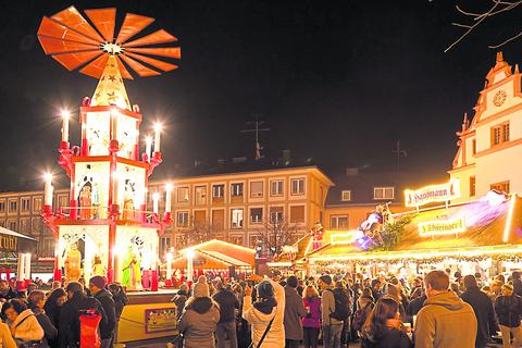 Darmstädter Weihnachtsmarkt im Lichterglanz