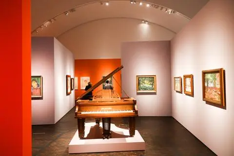 Blick in die Schau "4-3-2-1 Darmstadt": Neben Bildender Kunst spielen auch Musik, Tanz, Theater und Literatur eine Rolle in der Darmstadt-Schau.