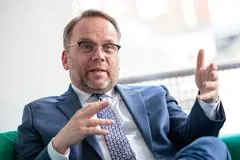 Nach eigenen Worten macht Wissenschaftsminister es auch Timon Gremmels (SPD) „keinen Spaß, mit weniger Geld auskommen zu müssen“ (Archivbild).