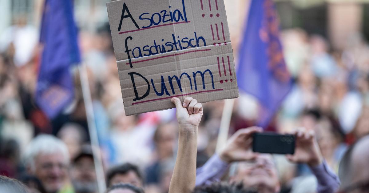 Hunderte demonstrieren in Hessen gegen die AfD
