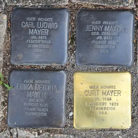 In Deutschland sah die Familie Mayer keine Zukunft: Bereits 1929 emigrierte Curt Mayer nach Frankreich.