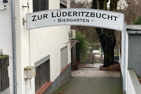 Das Restaurant „Zur Lüderitzbucht” in Lampertheim liegt direkt am Altrhein.