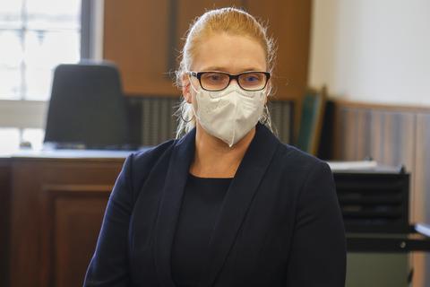 Anja Darsow am Mittwoch vor dem Urteil gegen ihren Mann Andreas. Sie sei nun „wütend und verzweifelt“, wolle aber weiterkämpfen.    Foto: Guido Schiek