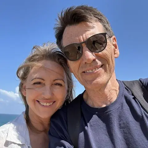 Der Gießener Burkhard Schunkert lebt seit vielen Jahren mit seiner Frau Ute in Jerusalem. Auch jetzt will er bleiben, während Bomben aus dem Iran auf Israel fallen.