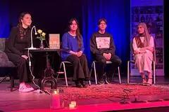 Ros Ibrahim, Oleksandr Suiarko, Hania Shojaee und Kateryna Klymenko (v.r.) gewähren dem Auditorium Einblick in ihre ganz persönlichen Erlebnisse.