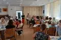Mehr als 50 Besucherinnen waren auf Einladung des evangelischen Dekanates zum Frauenfrühstück zum Thema „Frauen und rechte Strömungen“ nach Bischofsheim gekommen.