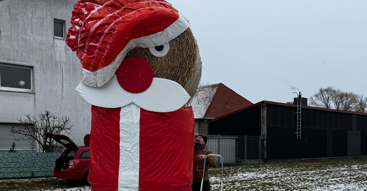 Strohweihnachtsmann-Abbau: Vandalismus schockt Klein-Gerauer Verein