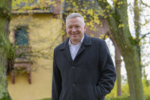 Bürgermeister Peter Burger (CDU) bewirbt sich um eine dritte Amtszeit in Gernsheim. Der Wallfahrtsort Maria Einsiedel ist einer seiner Lieblingsplätze. 
