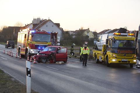 An der Anschlussstelle zur A60 bei Ginsheim-Gustavsburg sind am Mittwochmorgen zwei Autos zusammengestoßen. Foto: 5vision.media