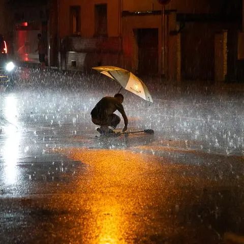 Das schwere Unwetter in der Nacht von Mittwoch auf Donnerstag sorgte für rund 450 Einsätze allein der Feuerwehren im Kreis Groß-Gerau.  Hier ein Foto aus Mörfelden-Walldorf, wo 145 Einsätze abgearbeitet wurden.