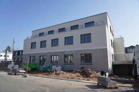 Das neue Ärztehaus in der Mörfelder Schubertstraße 37 ist so gut wie fertig. Ein Zahnarzt hat seine Praxis bereits bezogen.