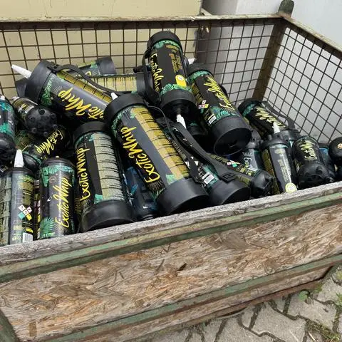 Die Entsorgung der Lachgas-Kartuschen kostet die Gemeinde Nauheim viel Geld.