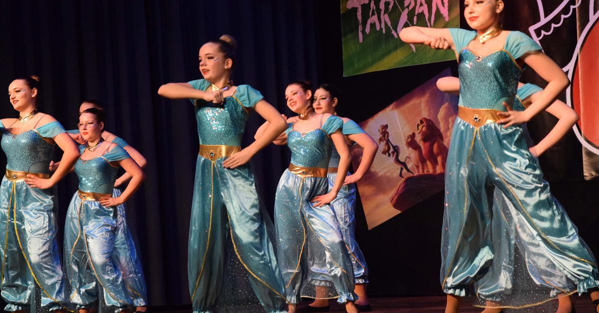 Närrische Musical-Reise lässt den Saal in Raunheim beben