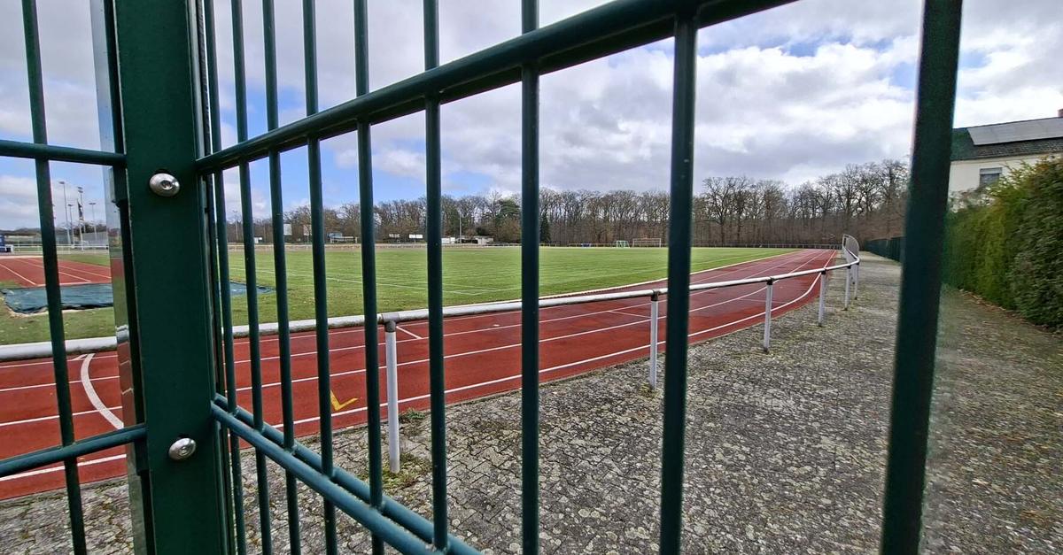 Raunheim will mit Fördermitteln Kunstrasenplatz bauen