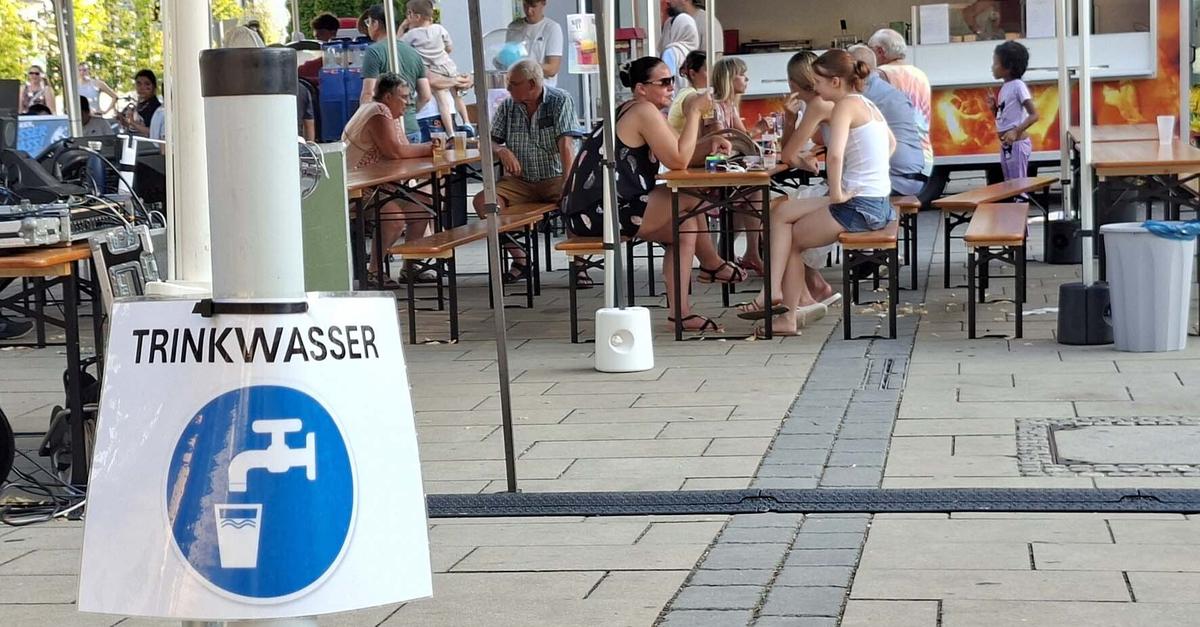 Raunheimer trotzen beim Stadtfest der Hitzewelle
