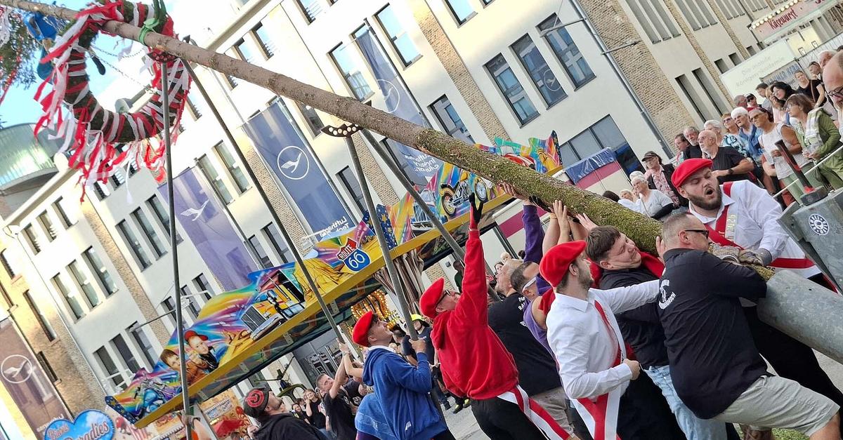 Raunheim: Kerwejugend zeigt sich von Baum-Häme unbeeindruckt