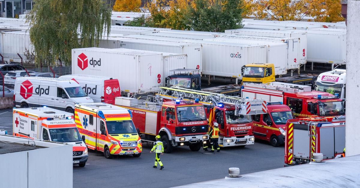 Feuer im DPD-Lager: Großeinsatz in Raunheim beendet