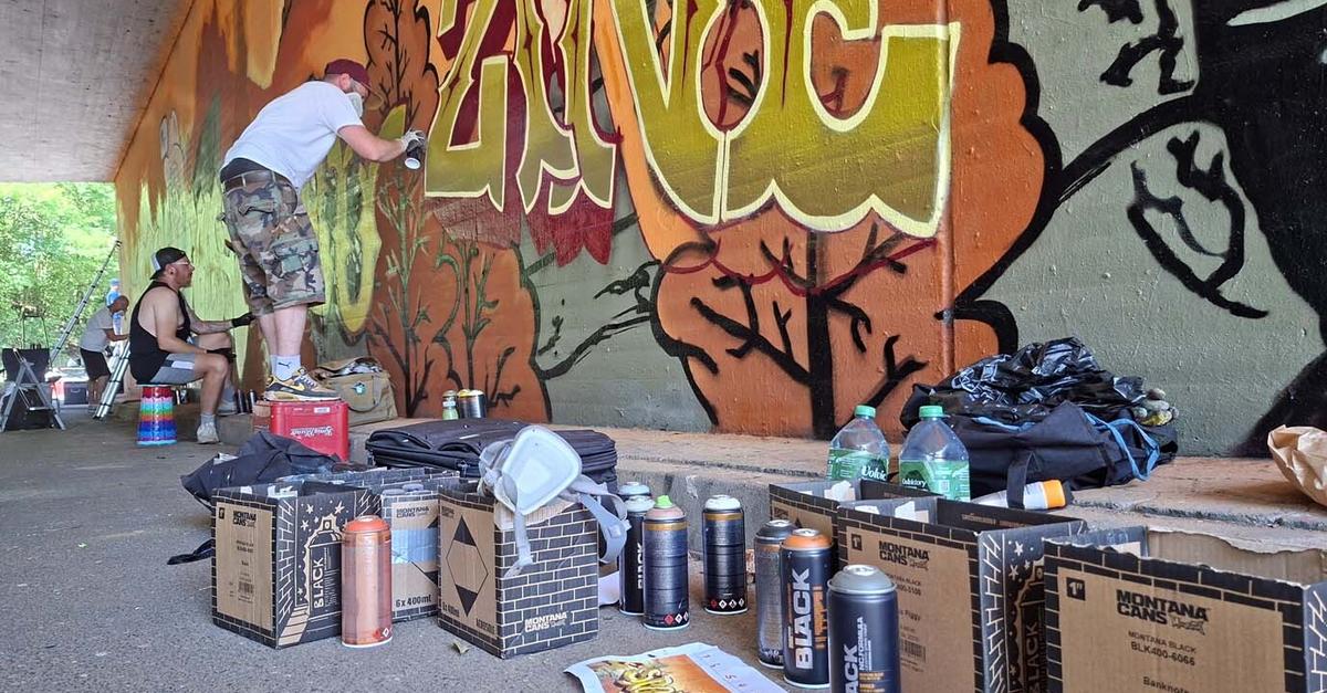 Streetart-Künstler trotzen der Hitze