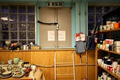 So sehen derzeit die Notausgänge in den Kellerräumen Im Reis 29 aus. Sie entsprechen nicht den Brandschutzvorgaben, wie sie für die Erweiterung des Jugendtreffs nötig wären.	Foto: Susanne Rapp