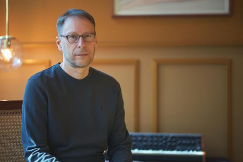 Wie klingt die Klimakrise? Komponist und Pianist Matthias Vogt hat sich musikalisch mit dieser Frage beschäftigt. Foto: Simon Bolz