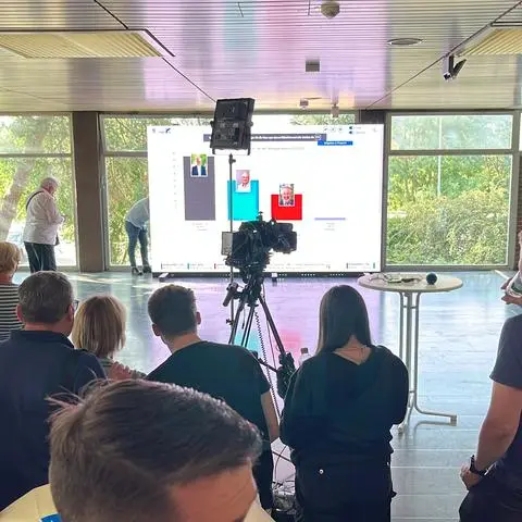 Die ersten Ergebnisse sind da.