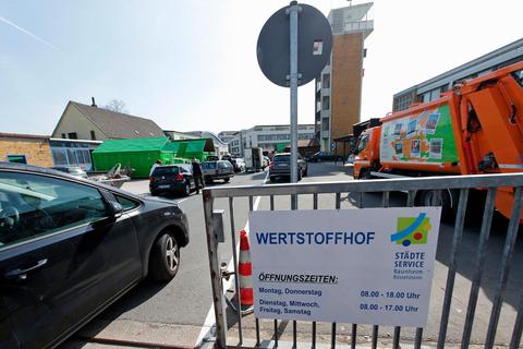 Städteservice-Leiter, Andreas Lier, dränge auf eine Entscheidung, wie es mit dem Wertstoffhof in Rüsselsheim weitergehen soll.