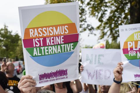 Auch in Rüsselsheim ist zu Veranstaltungen im Rahmen der Internationalen Wochen gegen Rassismus eingeladen. Symbolfoto: Gregor Fischer/dpa