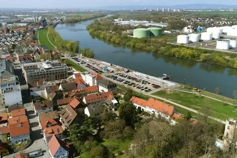 Im Jahr 2020 kamen 41 231 Touristen nach Rüsselsheim (hier der Landungsplatz und das Mainvorland) und es gab 93 018 Übernachtungen. Archivfoto: Volker Dziemballa (VF