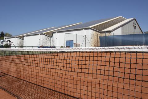 Der TV Rüsselsheim-Haßloch gibt die Tennishalle in neue Hände. Der Bedarf an Trainingskapazitäten sei stark gestiegen, sagt Abteilungsleiter Bernd Schwenger. Foto: Volker Dziemballa (VF