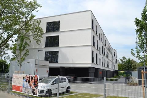 Das neuste Studentenwohnheim in Rüsselsheim ist im Februar 2022 bezogen worden: Das Wohnheim „Campus Living“ der Gemeinnützigen Siedlungswerk GmbH befindet sich direkt neben dem Campus der Hochschule Rhein-Main in der Straße „Gabelsberger Platz 2“.  Foto: Michaela Kabon