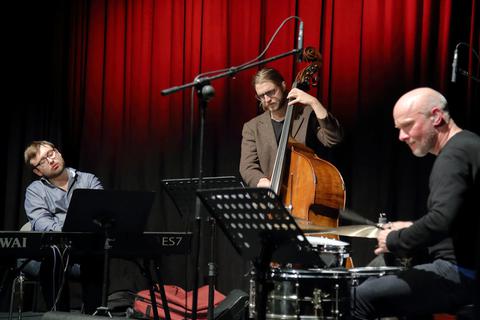 Eingespielt: Nico Hering, Bastian Weinig und Andreas Neubauer. Foto: Vollformat/Frank Möllenberg