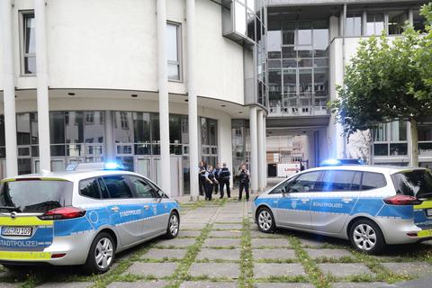 Die Rüsselsheimer Stadtpolizei erhält Unterstützung von der Bundespolizei. Zwei Streifen sind angefordert, womit Kontrollen noch umfassender möglich sind. Archivfotos: VF/Frank Möllenberg