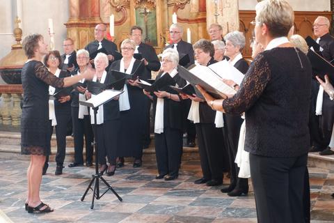 Der gemischte Chor des Gesangvereins Sängerbund beim Vermächtniskonzert im Jahr 2019.