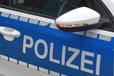 Die Polizei hat am Mittwoch unter anderem in Flörsheim eine Razzia vorgenommen. Hintergrund ist mutmaßliche Steuerhinterziehung beim Verkauf von Luxusautos. Symbolfoto: dpa