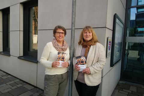 Erste Stadträtin Renate Mohr (links) und Silke Becker von der Stiftung „Perspektive Wohnen“ stellten gemeinsam ihr Kooperationsprojekt für Wohnungssuchende in Not vor. © Markus Jäger