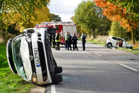 Die Unfallstelle auf der B40 bei Flörsheim-Wicker.  Foto: 5vision.media 