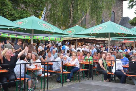Auch das Flörsheimer Sommerfest, hier eine Aufnahme von 2018, soll in diesem Jahr wieder steigen. Archivfoto: Hildegund Klockner